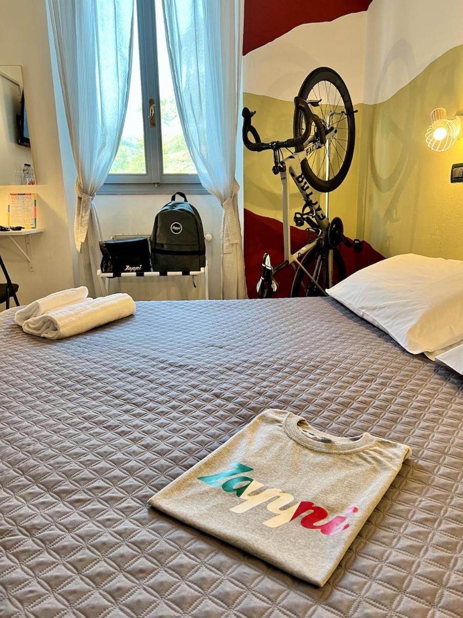 Zappi Cycling Hotel Риоло-Терме Экстерьер фото